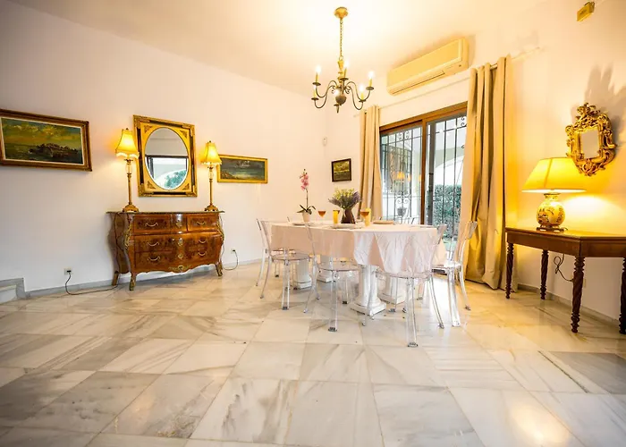 Chapas Playa Typical House. ماربيا