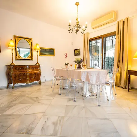 Chapas Playa Typical House. Marbella